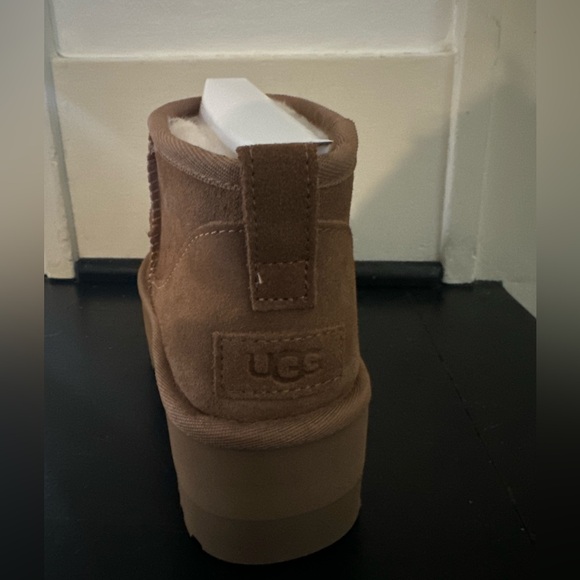 Ugg ultra mini platform new in box - Picture 4 of 6